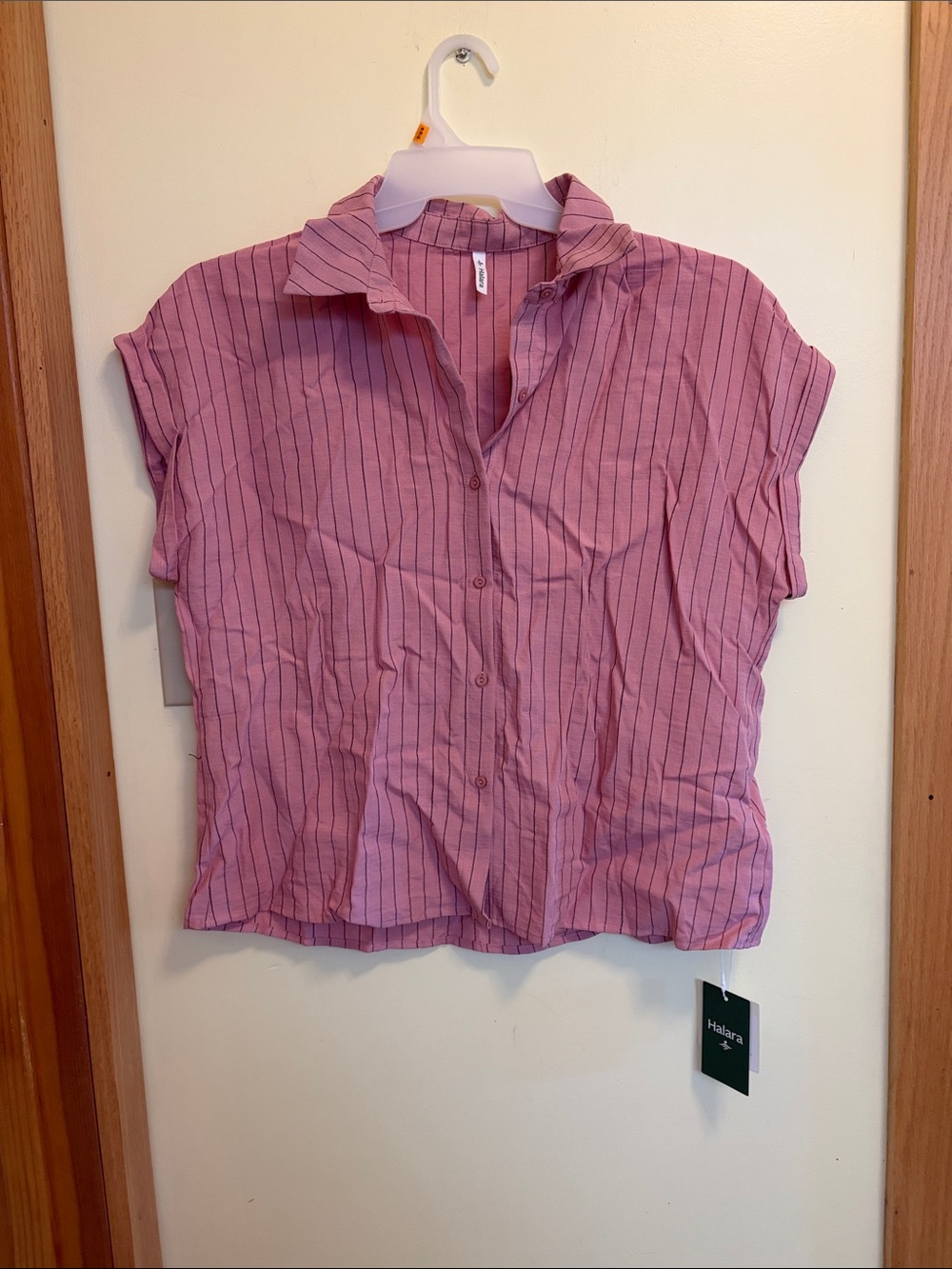 HALARA Pink Striped Short-Sleeve Button-Down Shirt